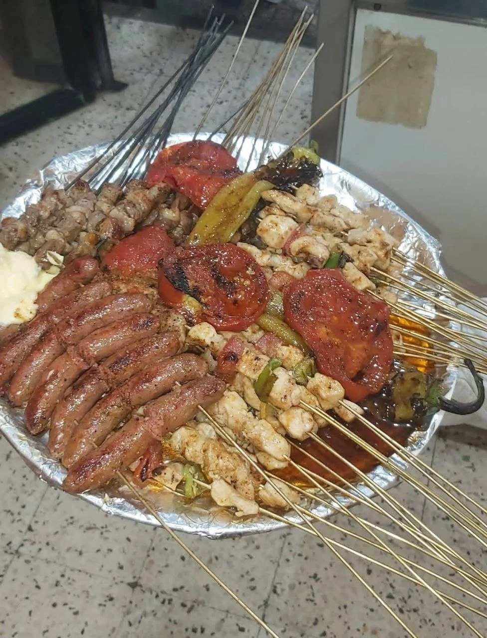 طبق شواء+ نص دجاج محمر - kikou ya benna Guelma
